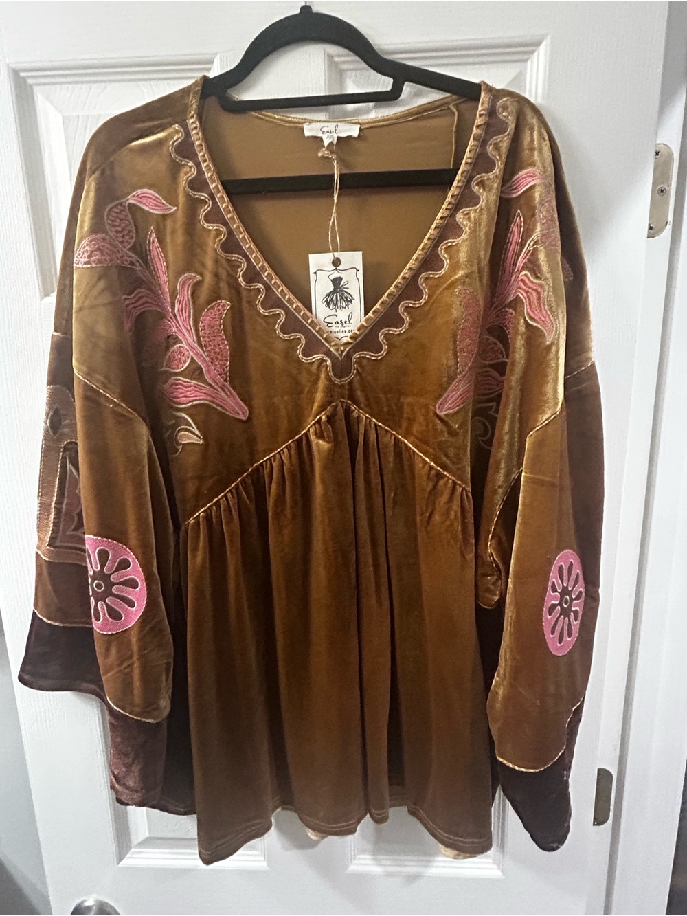 easel Bronze Velvet Embroidered V‑Neck Tunic with Pink Accents